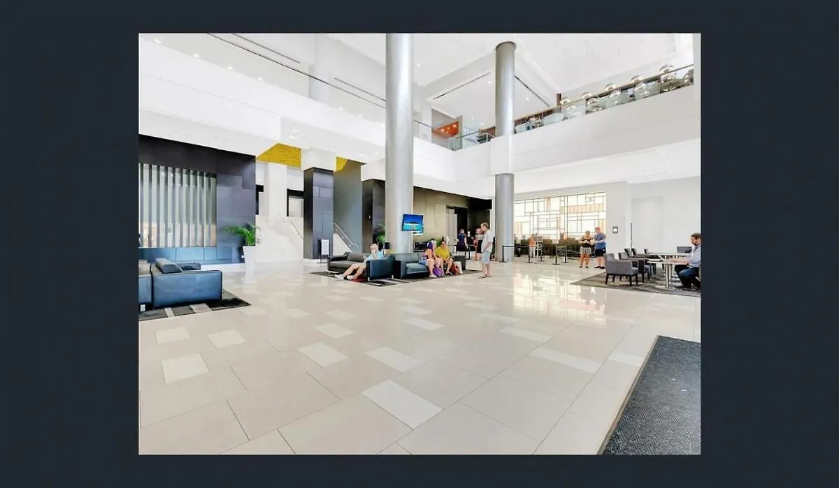 Stay In The Heart Of Surfers Gold Coast