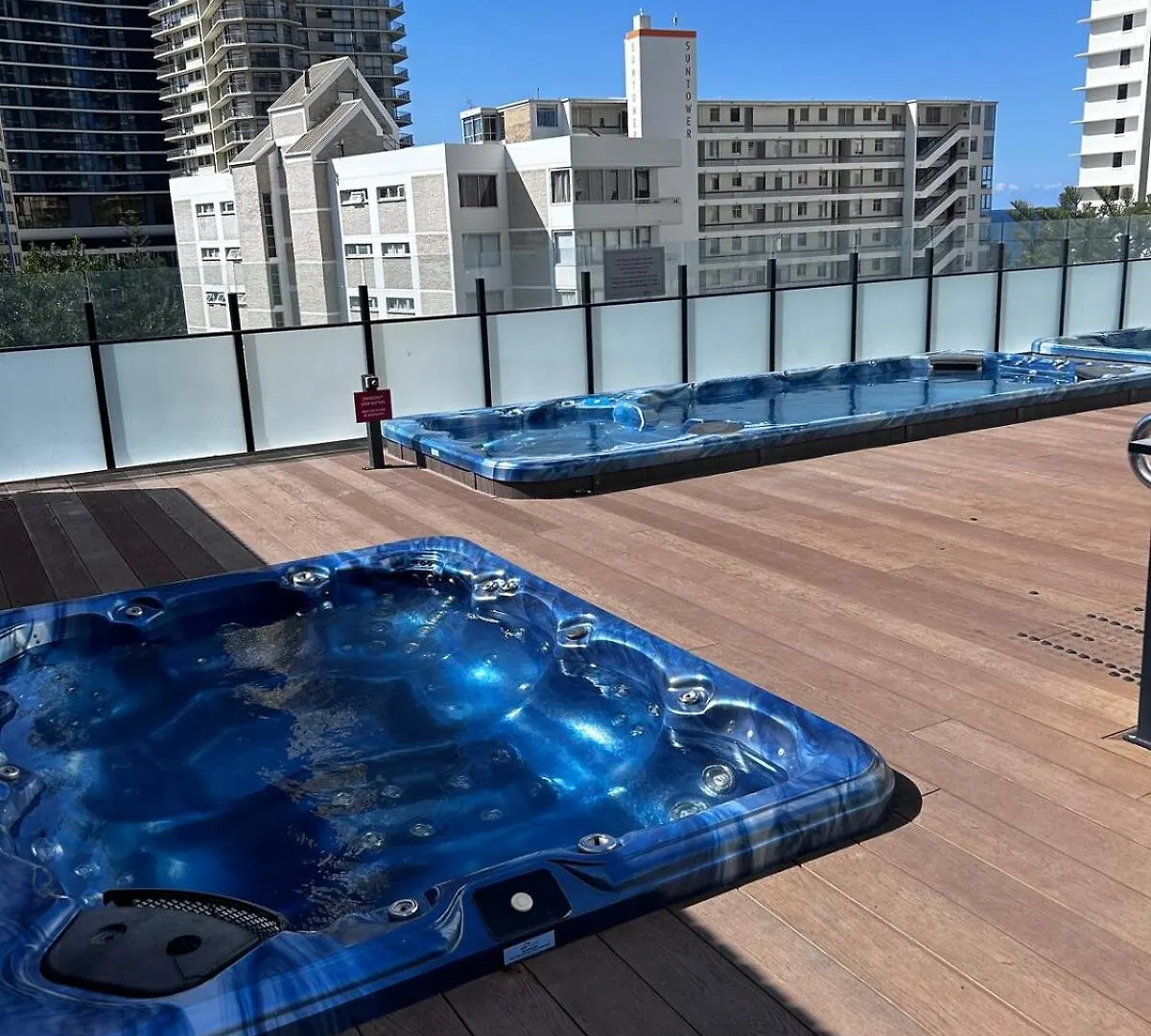 Stay In The Heart Of Surfers Gold Coast Apartamento